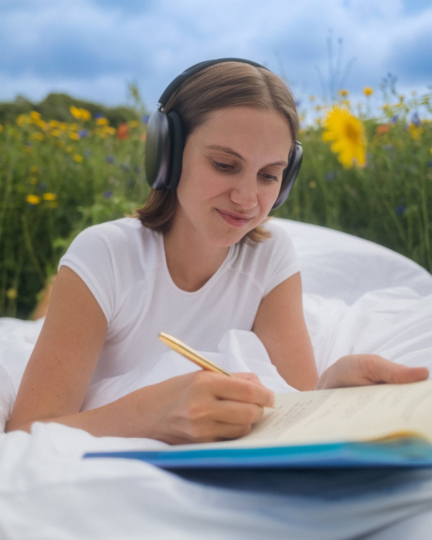 Calm x The Five Minute Journal | Daily Gratitude & Sleep Wellness Planner