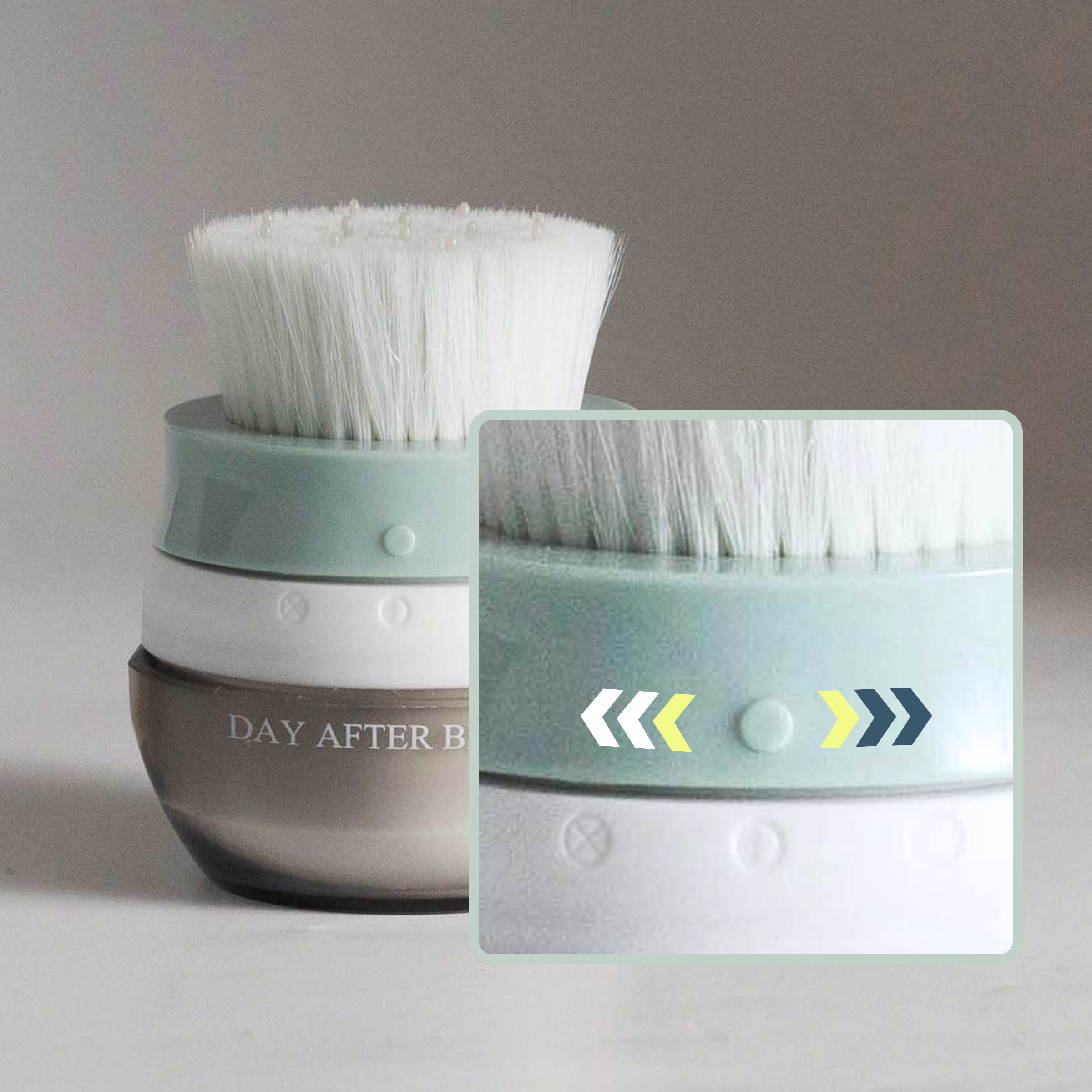 Day After™ Brush - Dry Shampoo Powder Applicator